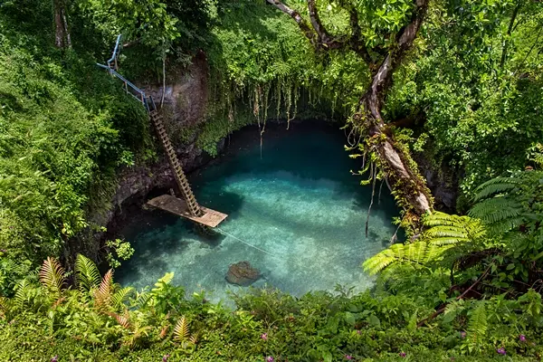 To Sua Ocean Trench